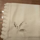 Set of rectangular tablecloth and napkins with lace pattern