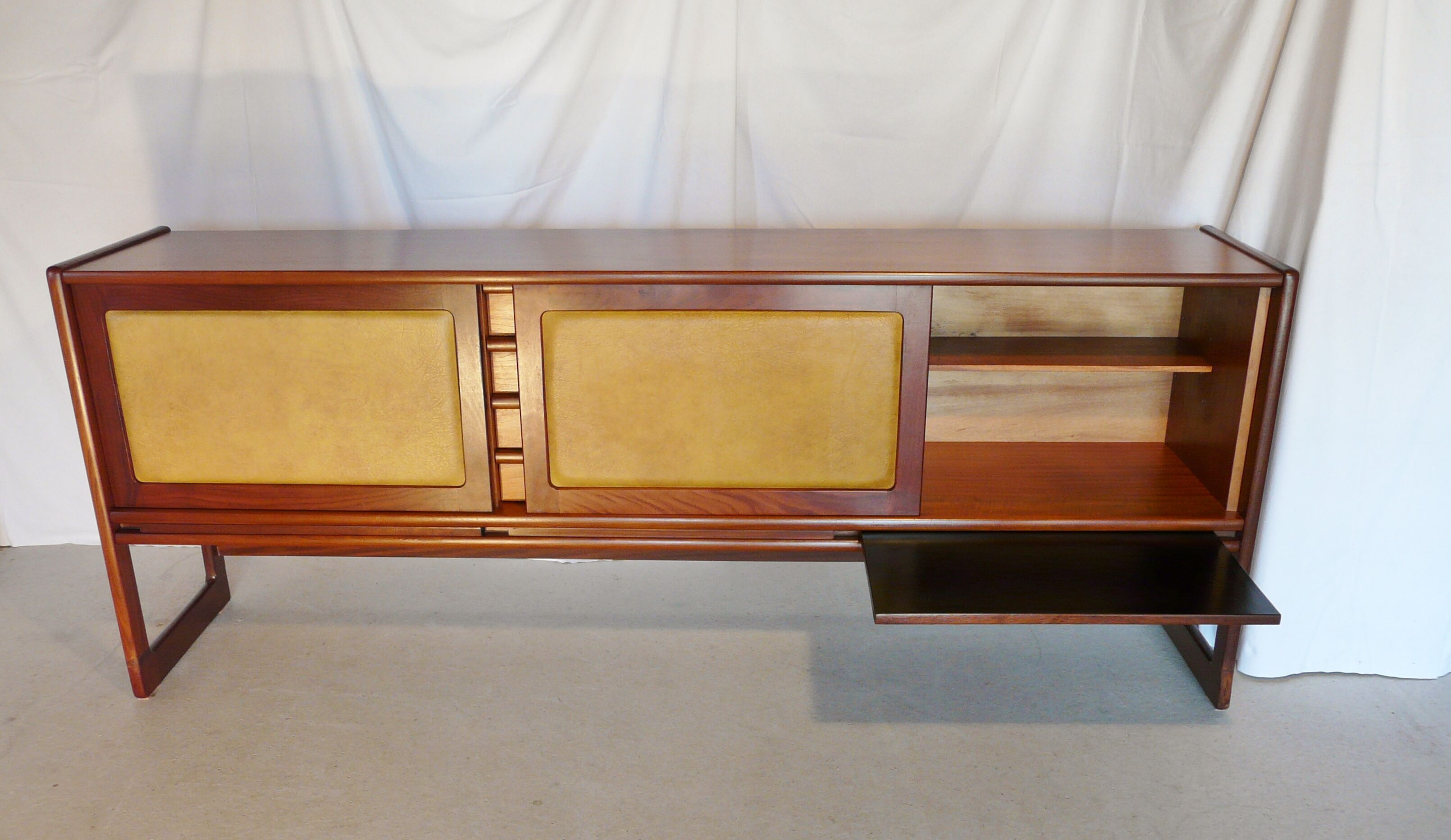 Scandinavian teak line sideboard