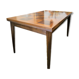 Dining room table