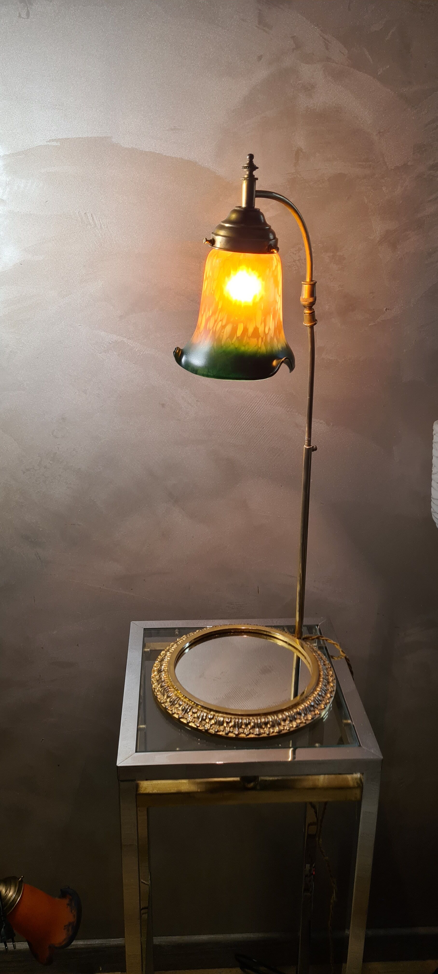Art deco style lamp