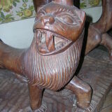 Table sculptée en bois de fer africaine