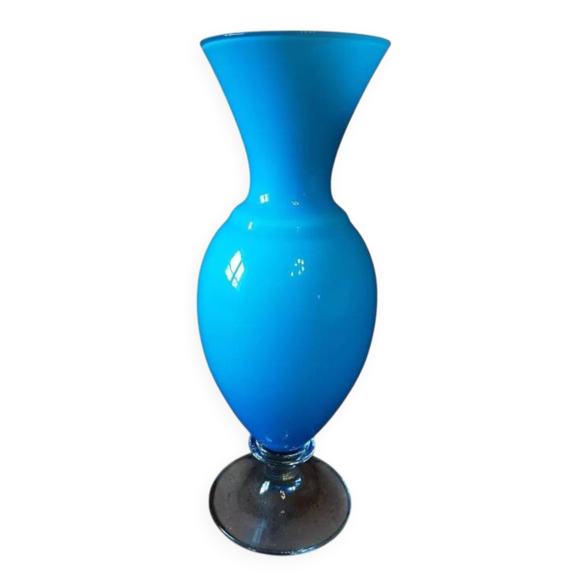 Vase en verre bleu