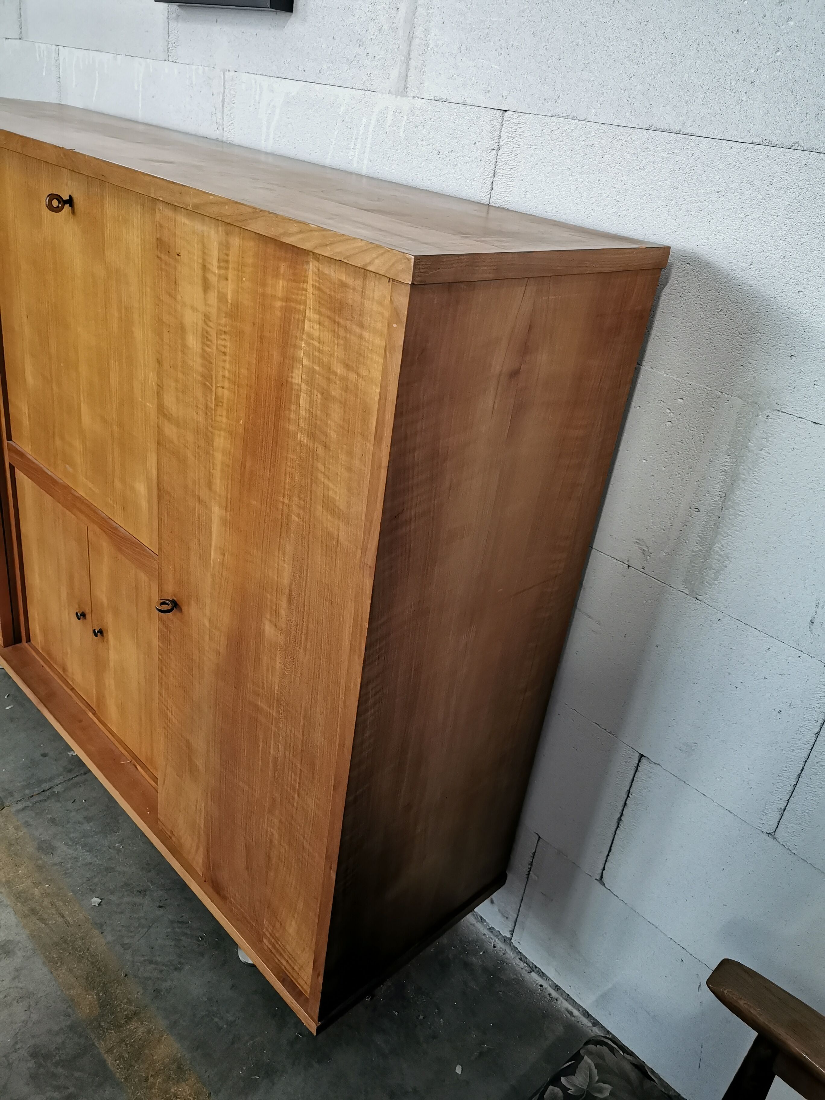 Vintage bahut buffet