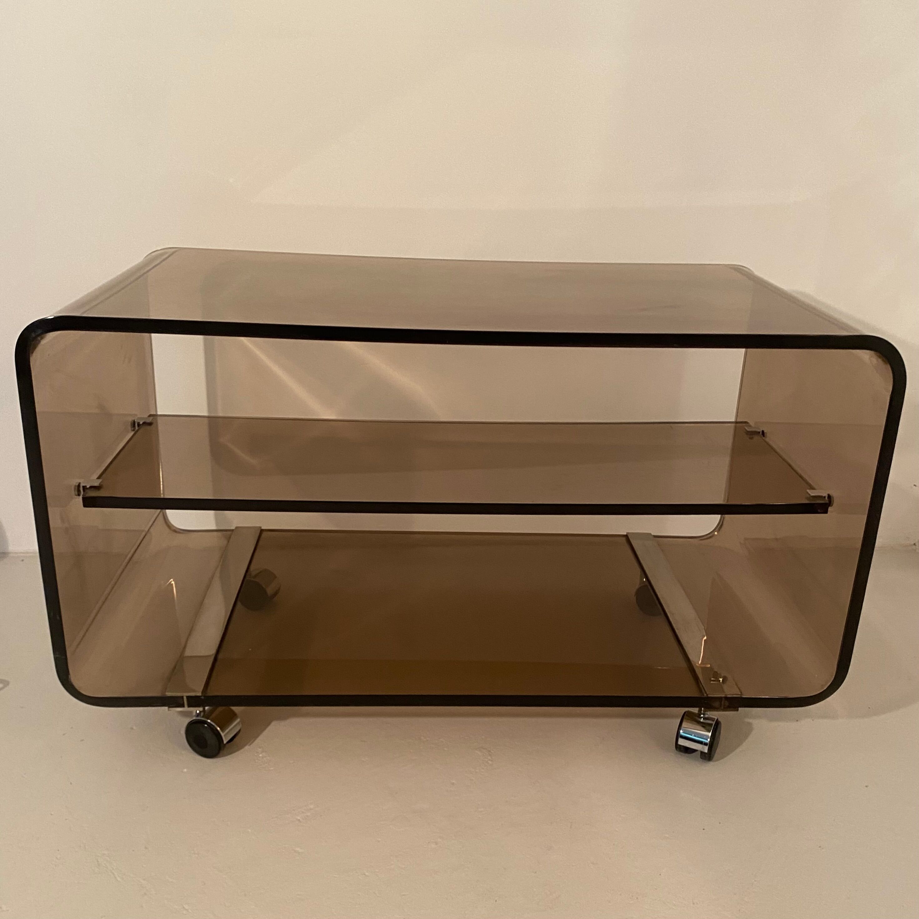 Coffee table served by Michel Dumas for Roche Bobois. 1970