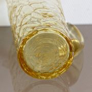 Pichet en verre froissé