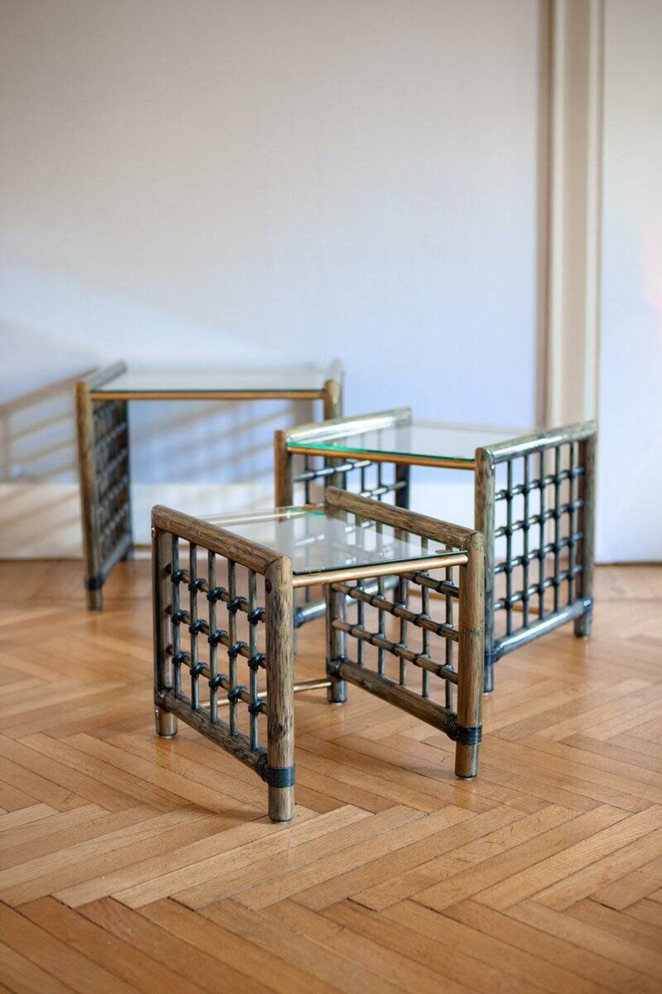 Vintage nesting tables in bamboo with glass top by Gallotti & Radice, 1970, set of 3.