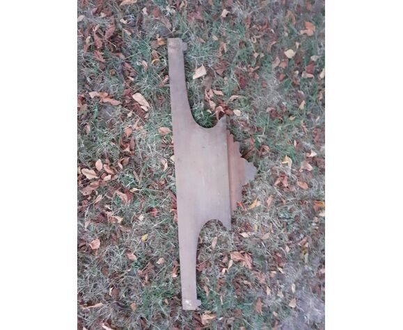 Wooden cabinet pediment