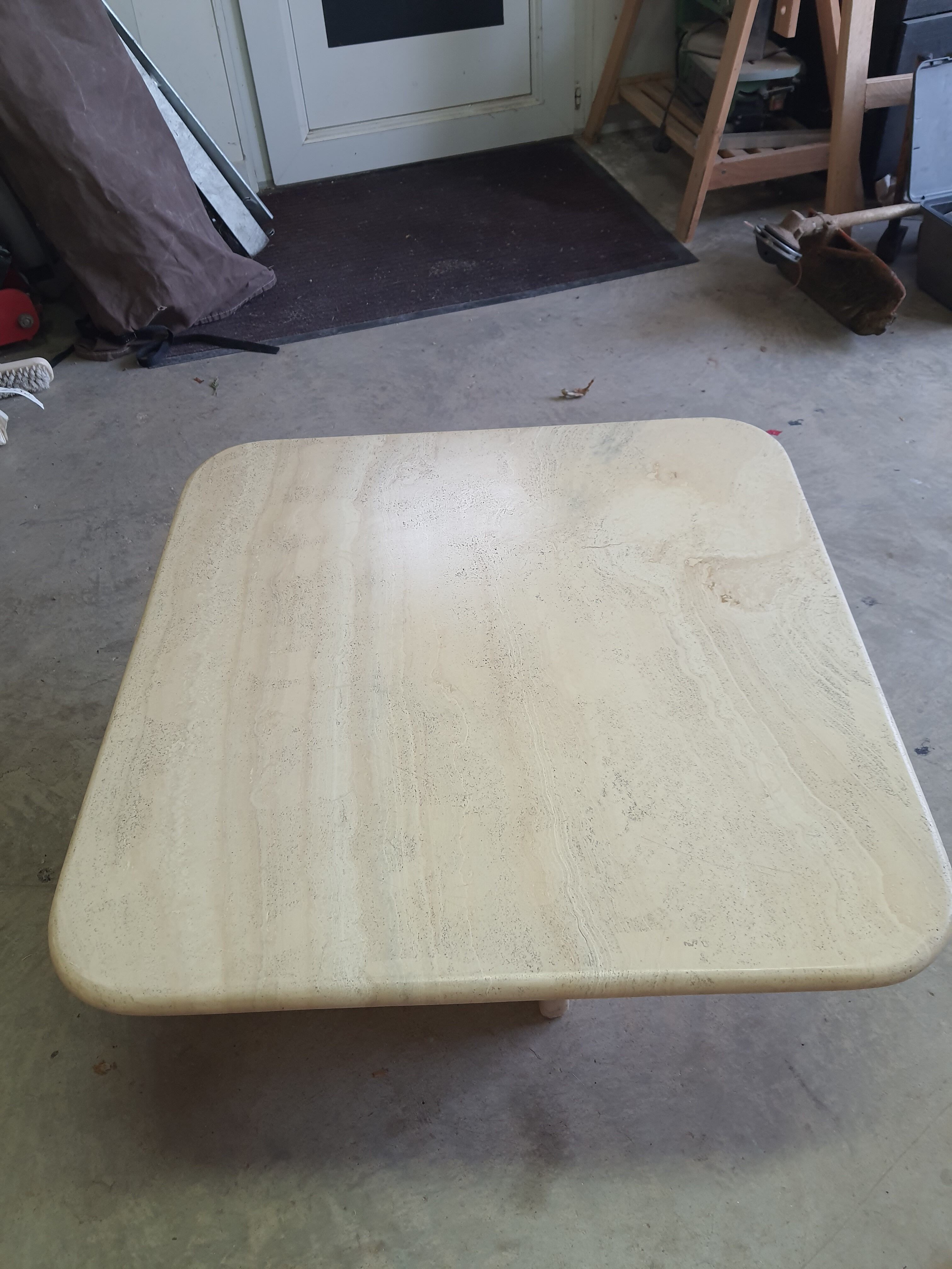 Coffee table in travertine Roche bobois
