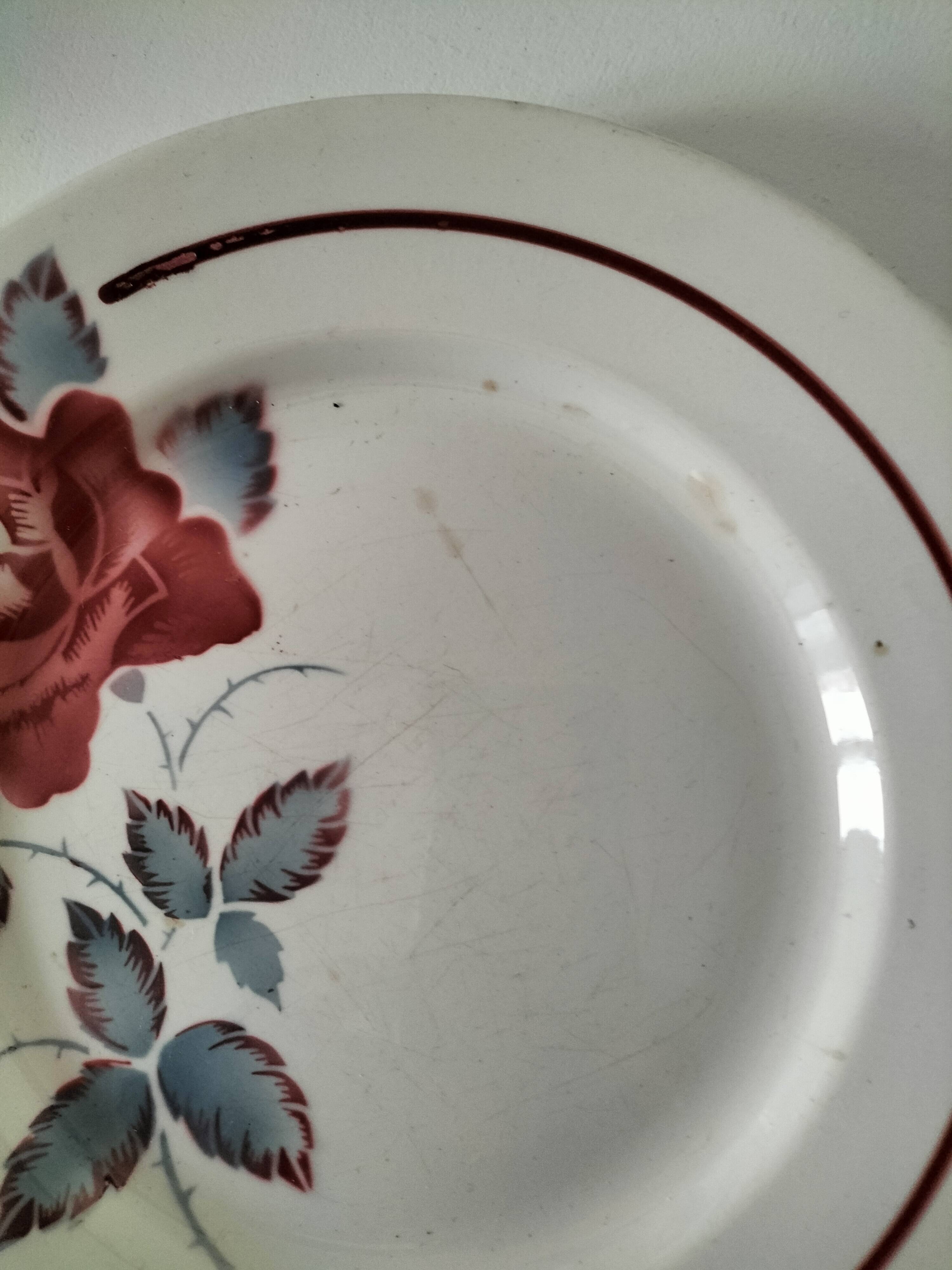 6 Digoin Sarreguemines Sobral plates in raspberry and grey-blue.