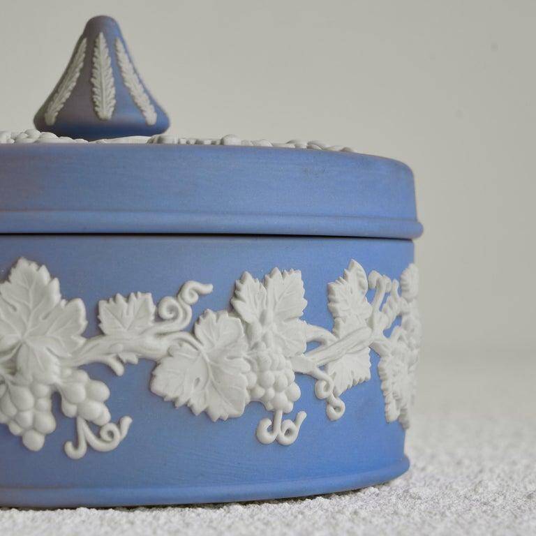 Wedgwood jasper box with lid