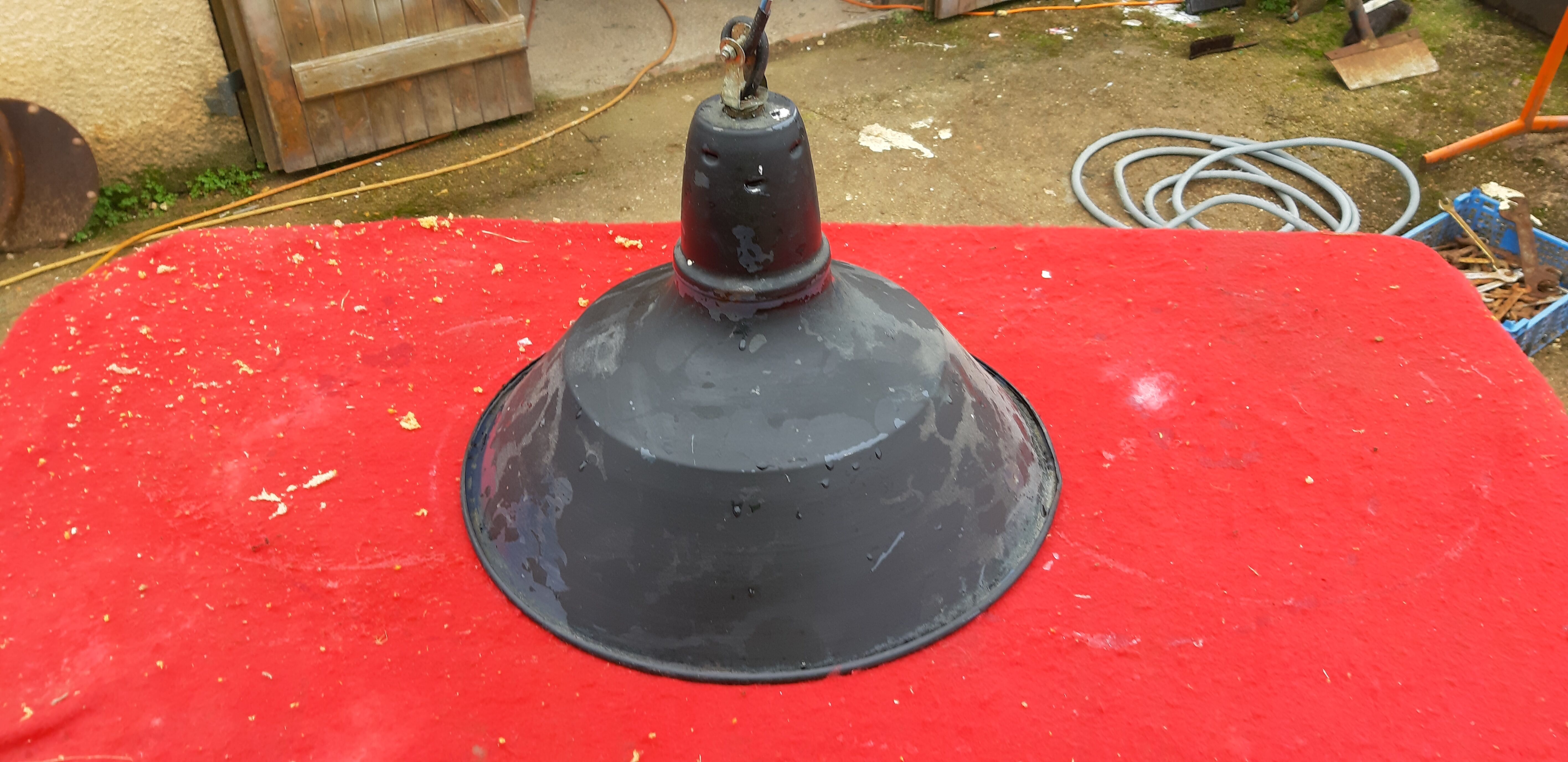 Industrial hanging lamp