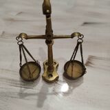 Jeweler's scale