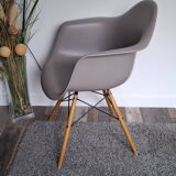 VITRA CHAIRS BY CHARLES RAY EAMES DAW MODEL