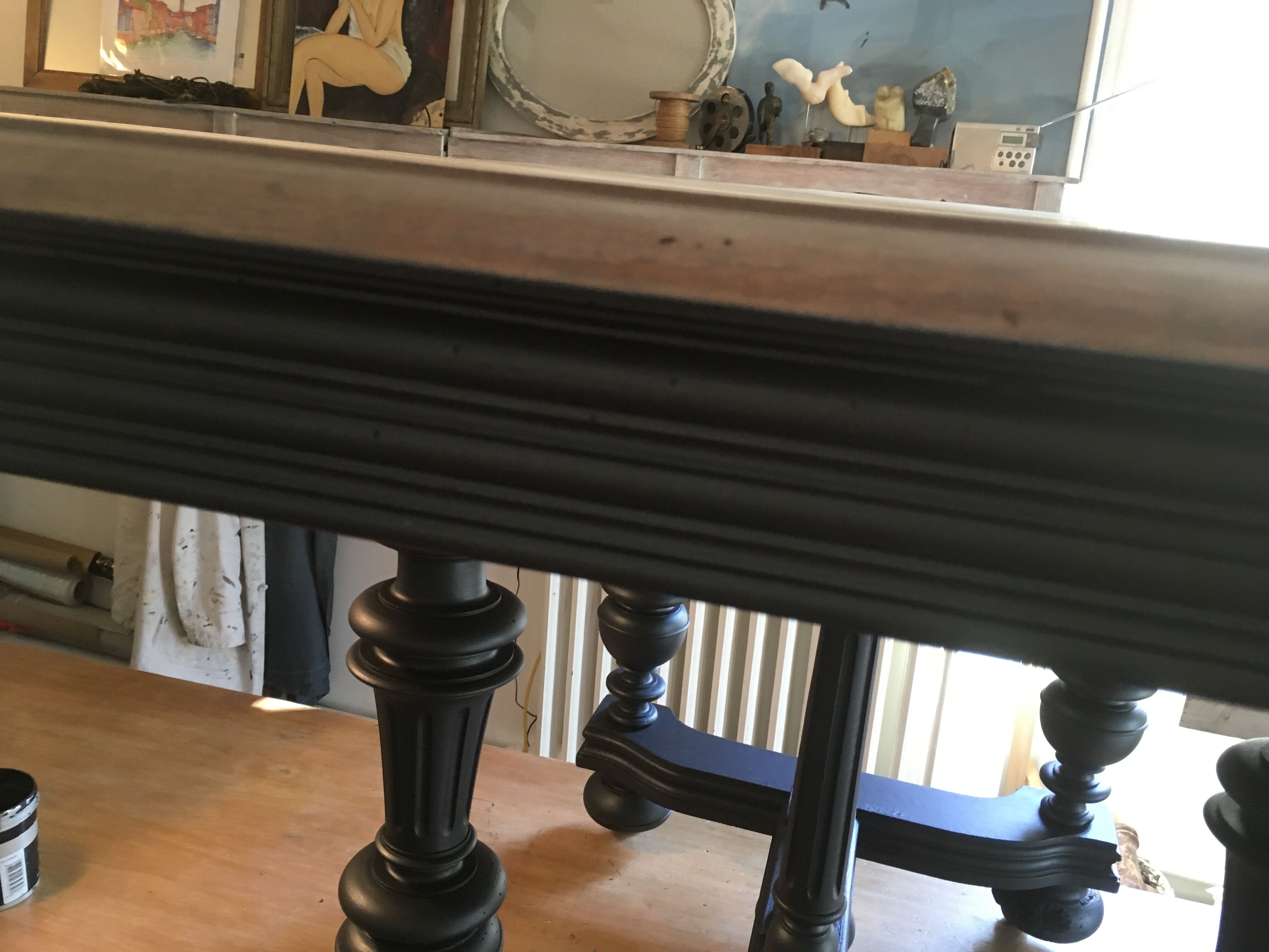 Table Henri II black patina, bleached oiled tray