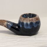 Pipe-shaped ashtray