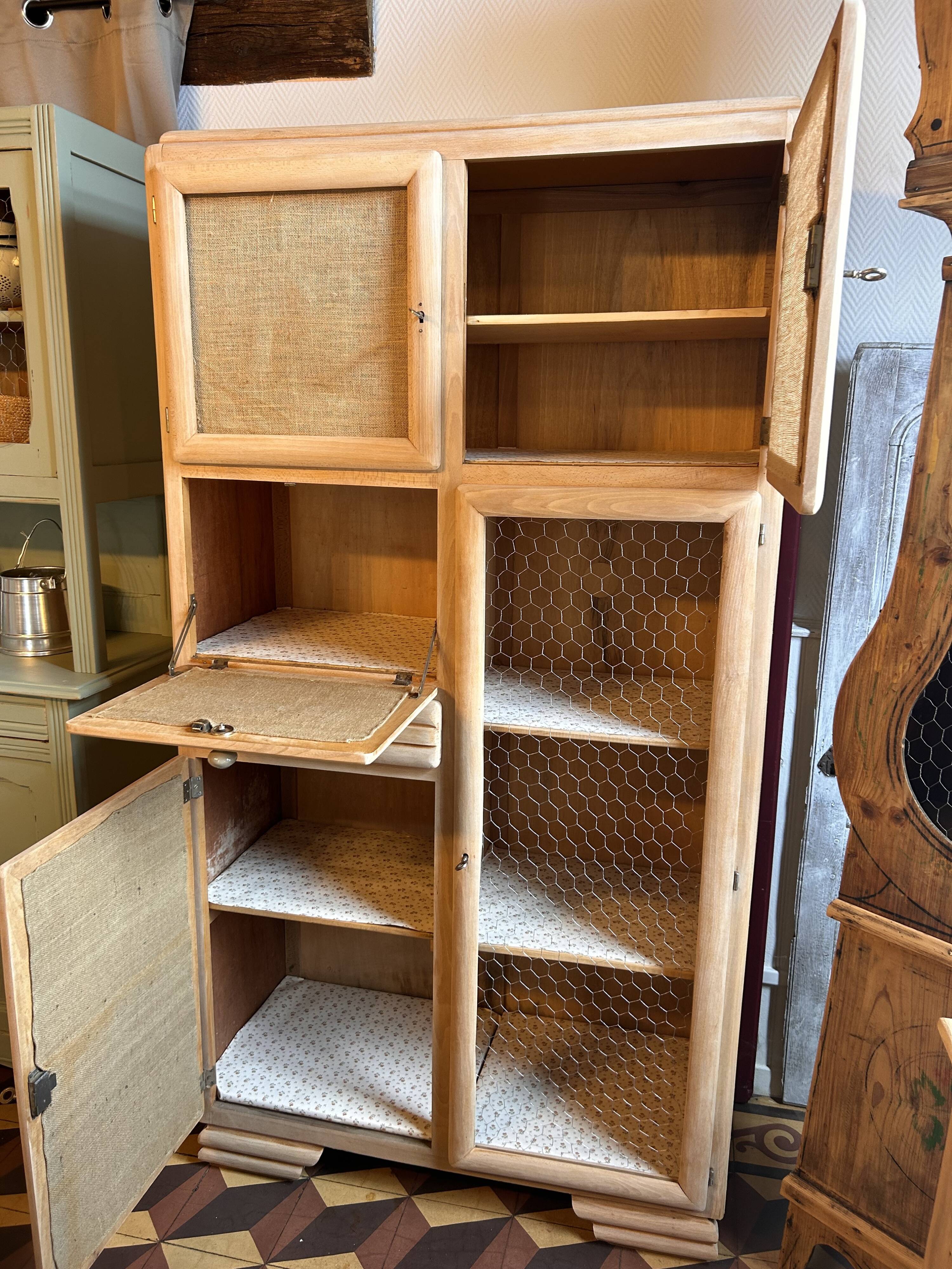 MADO furniture / Wardrobe