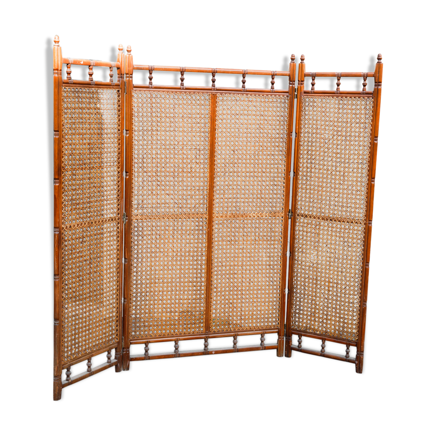Canne walnut screen