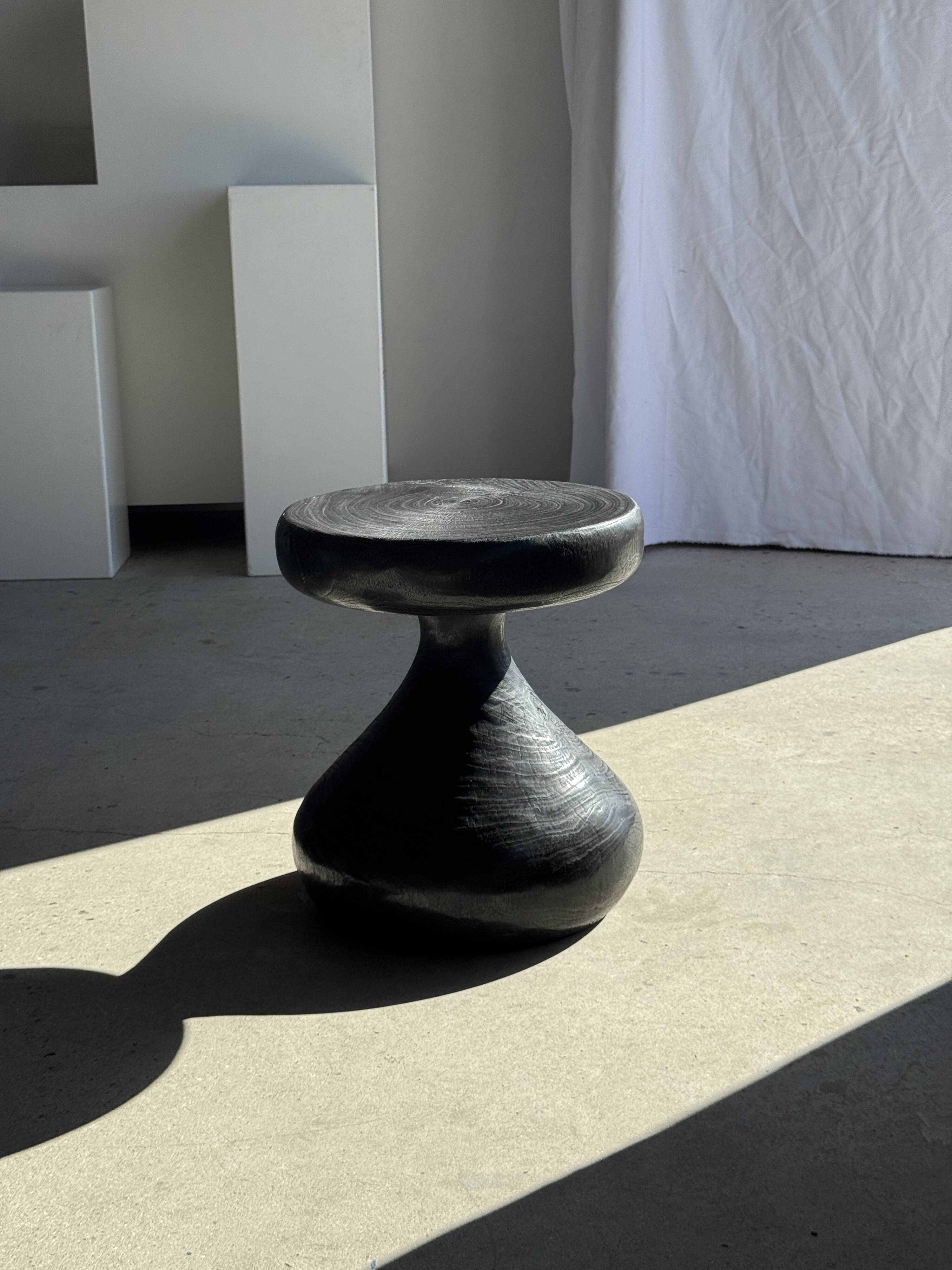 Pawn Black - Stool, side table, end table in solid mango wood.