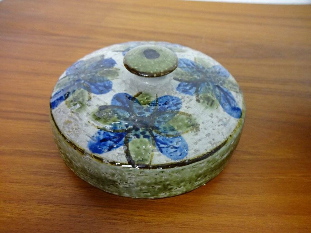 Danish Studio Ceramic Bowl with Lid by Noomi Backhausen for Soholm Stentoj, 1960s