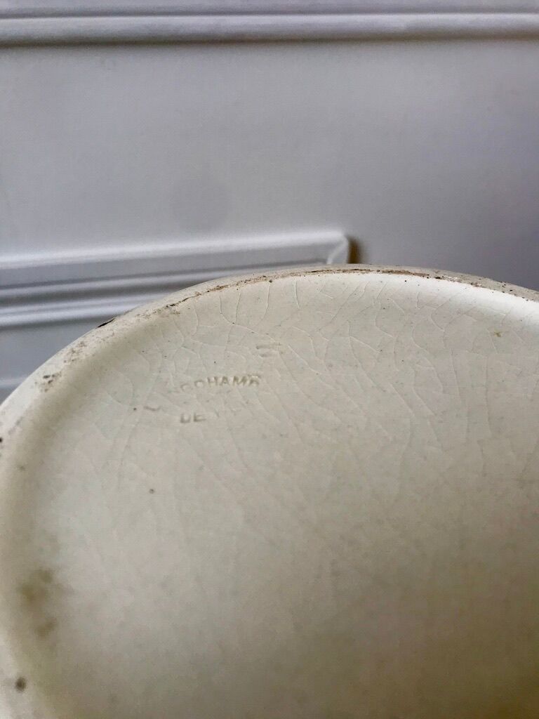 Toilet service in terre de fer longchamp cream with golden edging 40s-50s