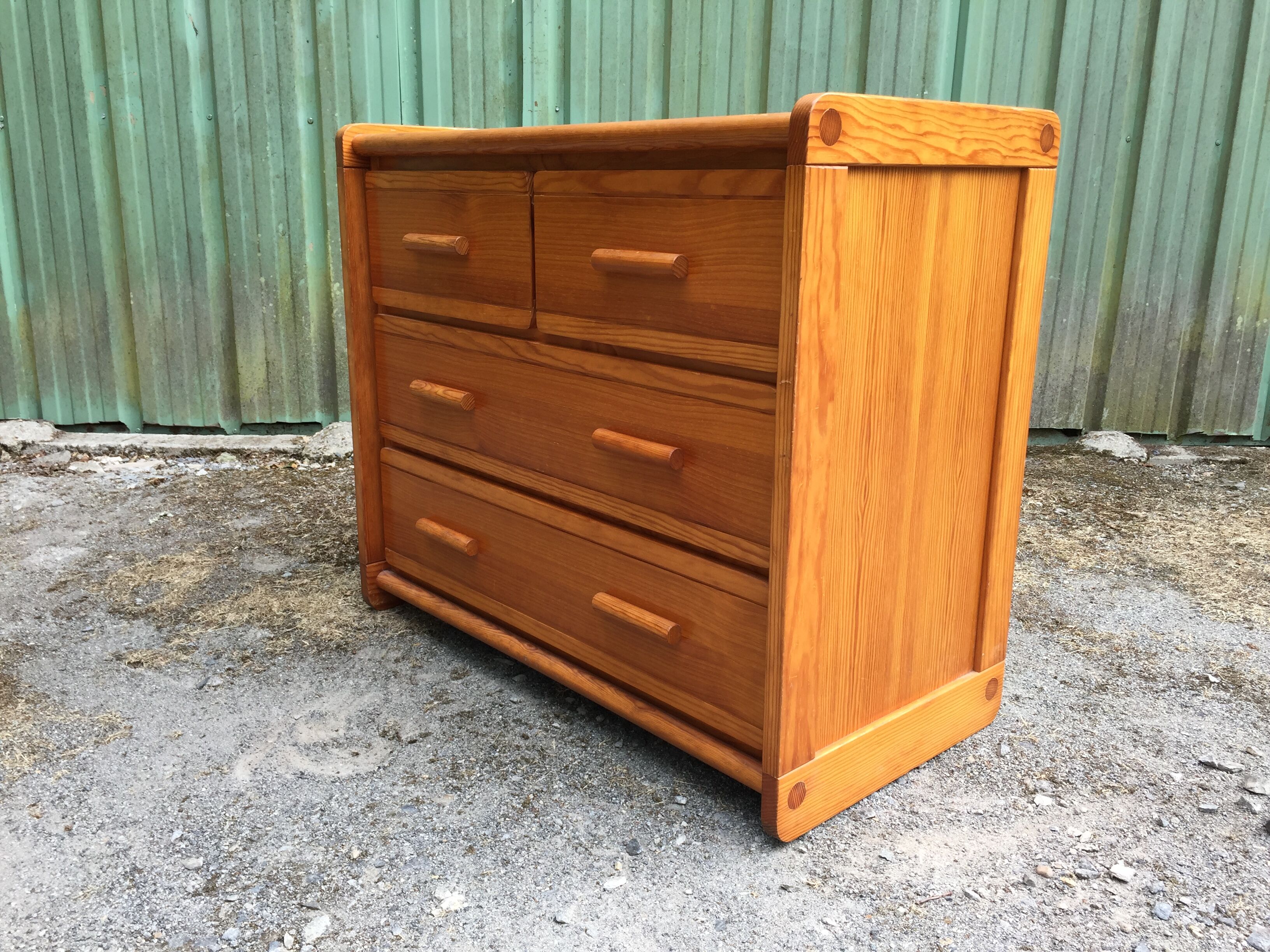 Vintage Scandinavian chest of drawers with 4 drawers in solid pine