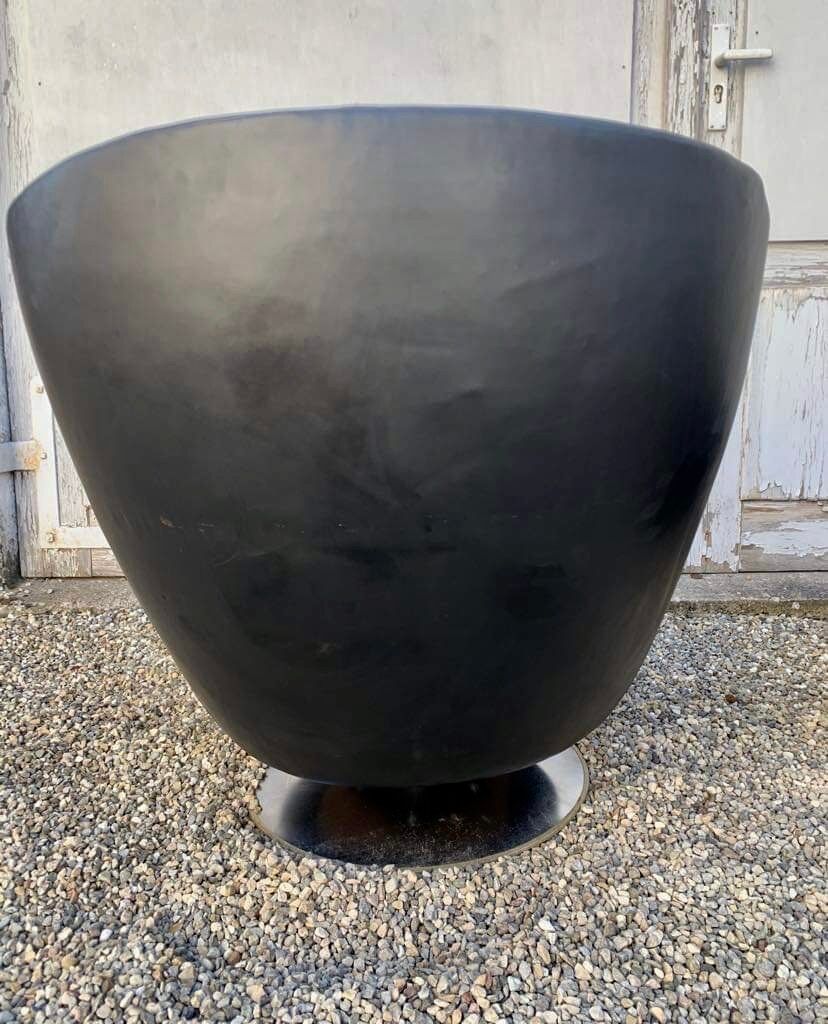 Pair of vintage swivel armchairs in black leather Tulip foot