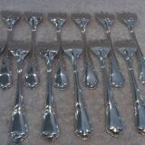 12 silver-plated oyster forks, 13.3cm contours