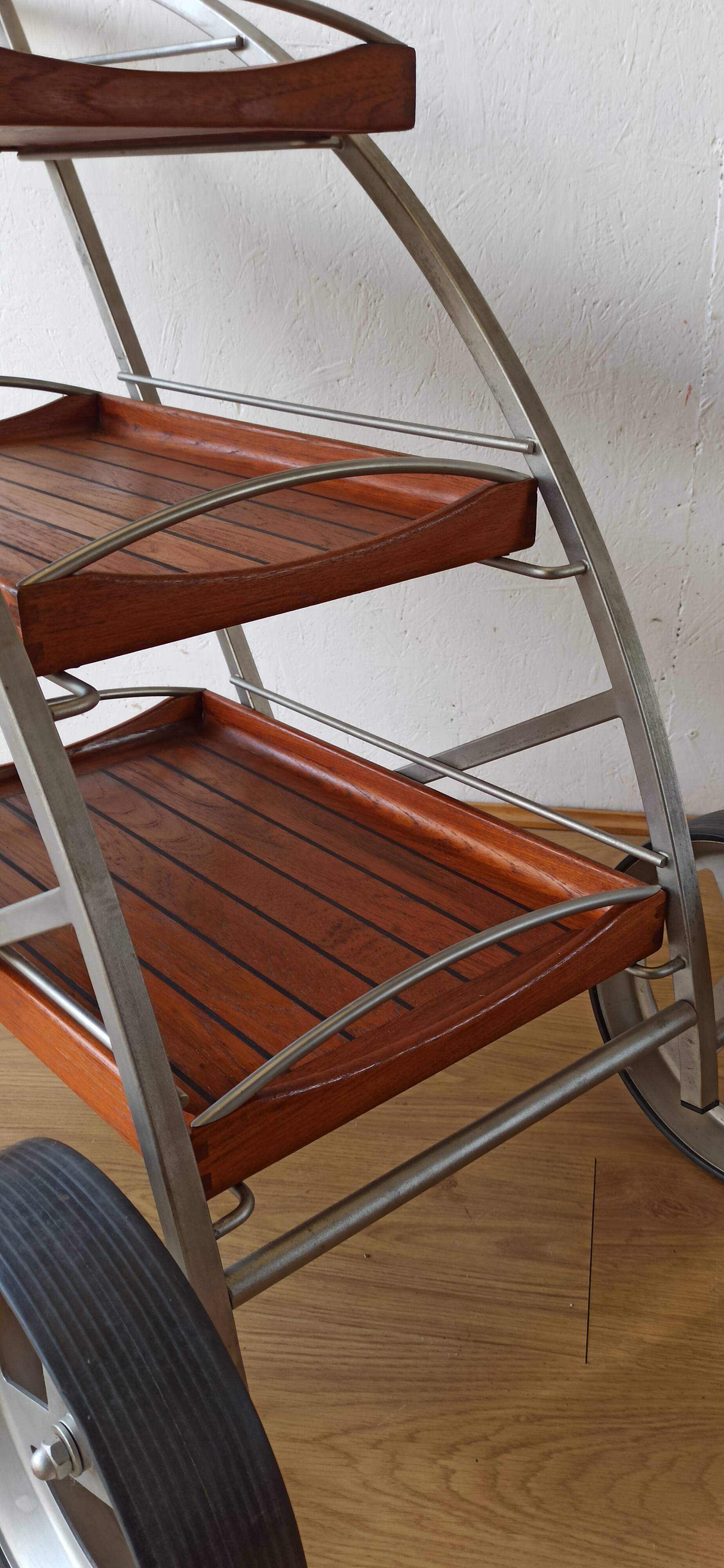 Chariot de bar, Danemark par Kircodan.