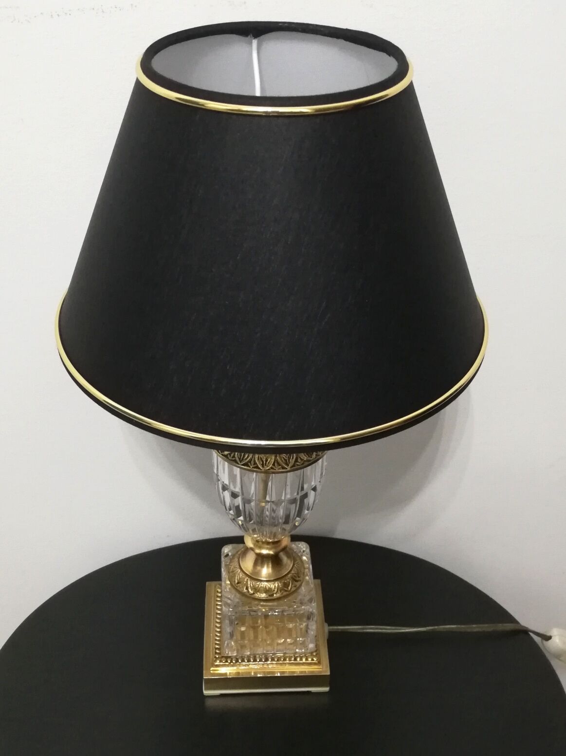 Lampe de chevet en verre ciselé et laiton doré