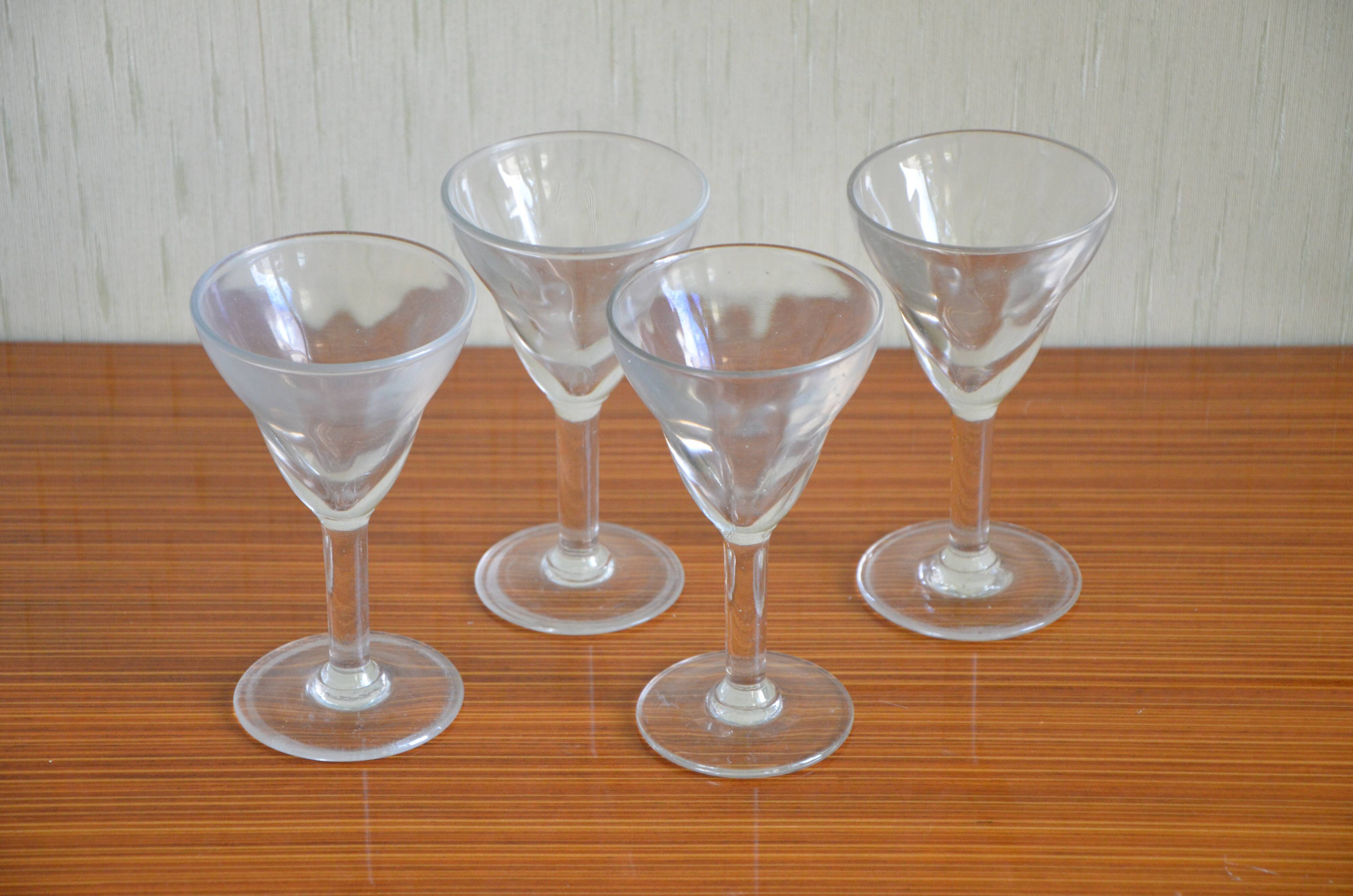Set of 4 antique glasses