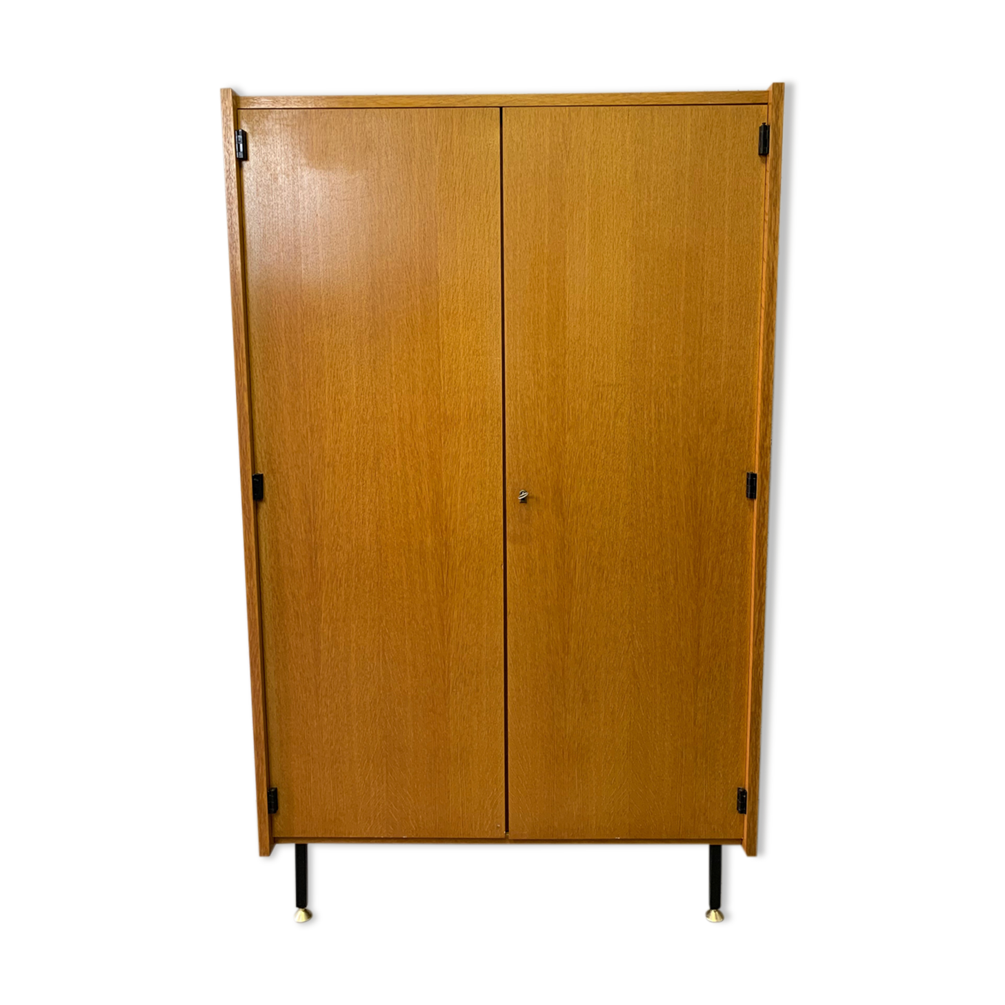 Armoire moderniste