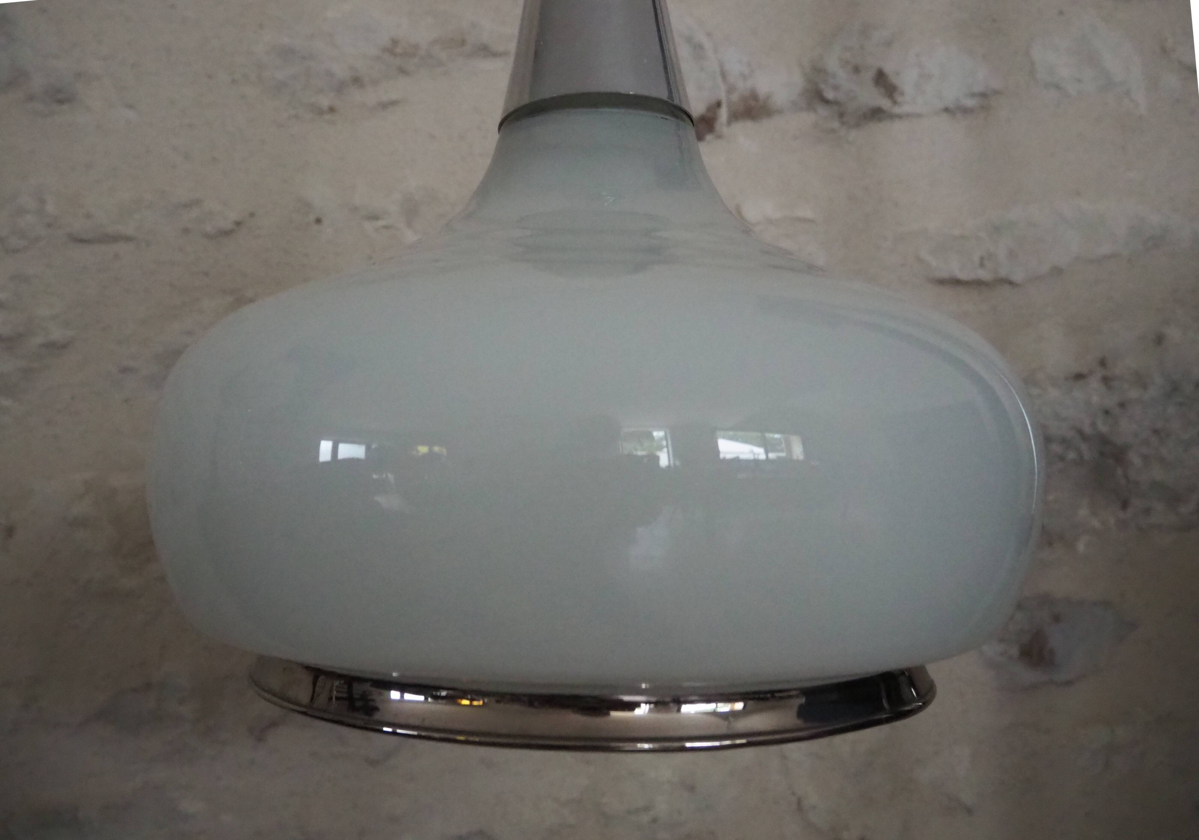 Suspension in white opaline – silver-edged from the 1970s.