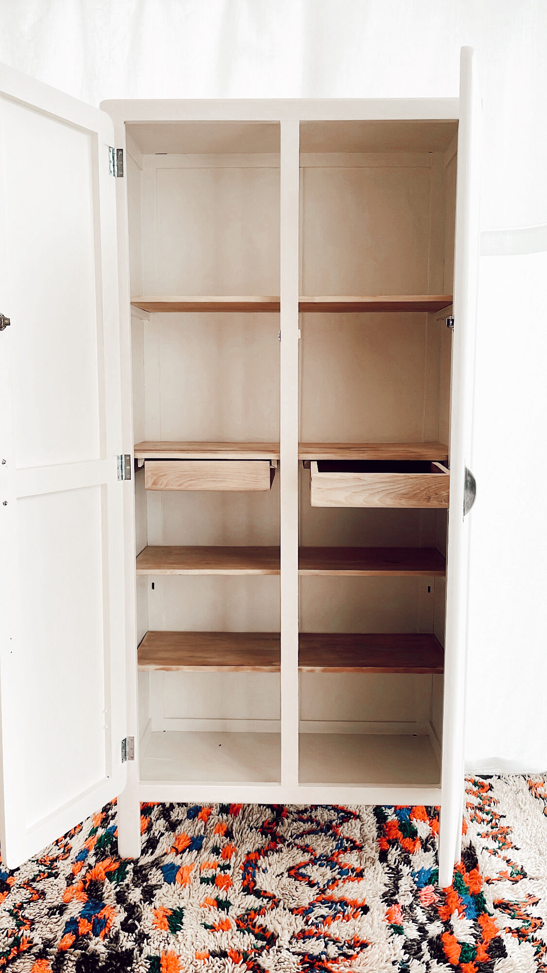 Armoire parisienne vintage