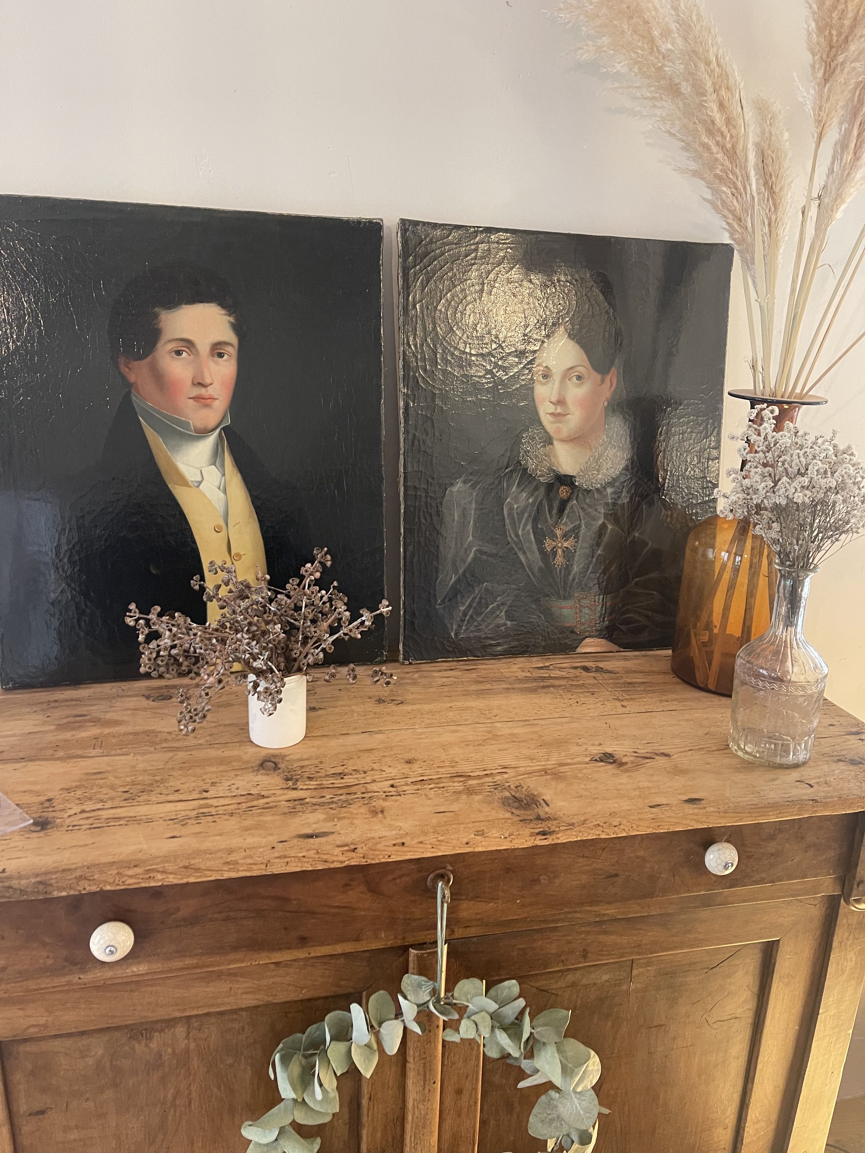 Duo portraits of a young couple painting on oil