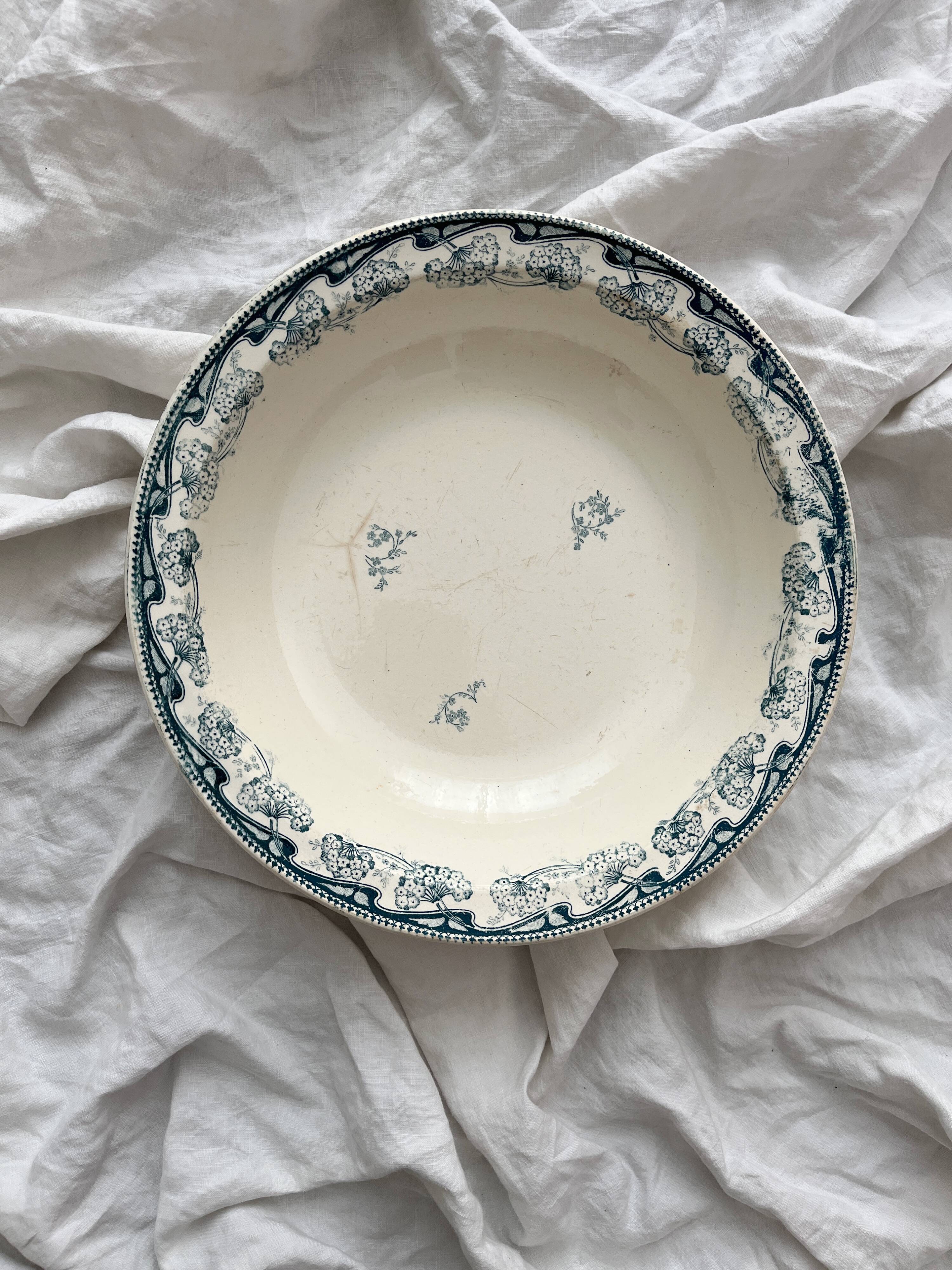 Round, hollow ironstone dish "Milan" Creil and Montereau