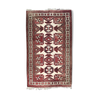 Vintage carpet Turkish konya done hand 108 X 180 CM
