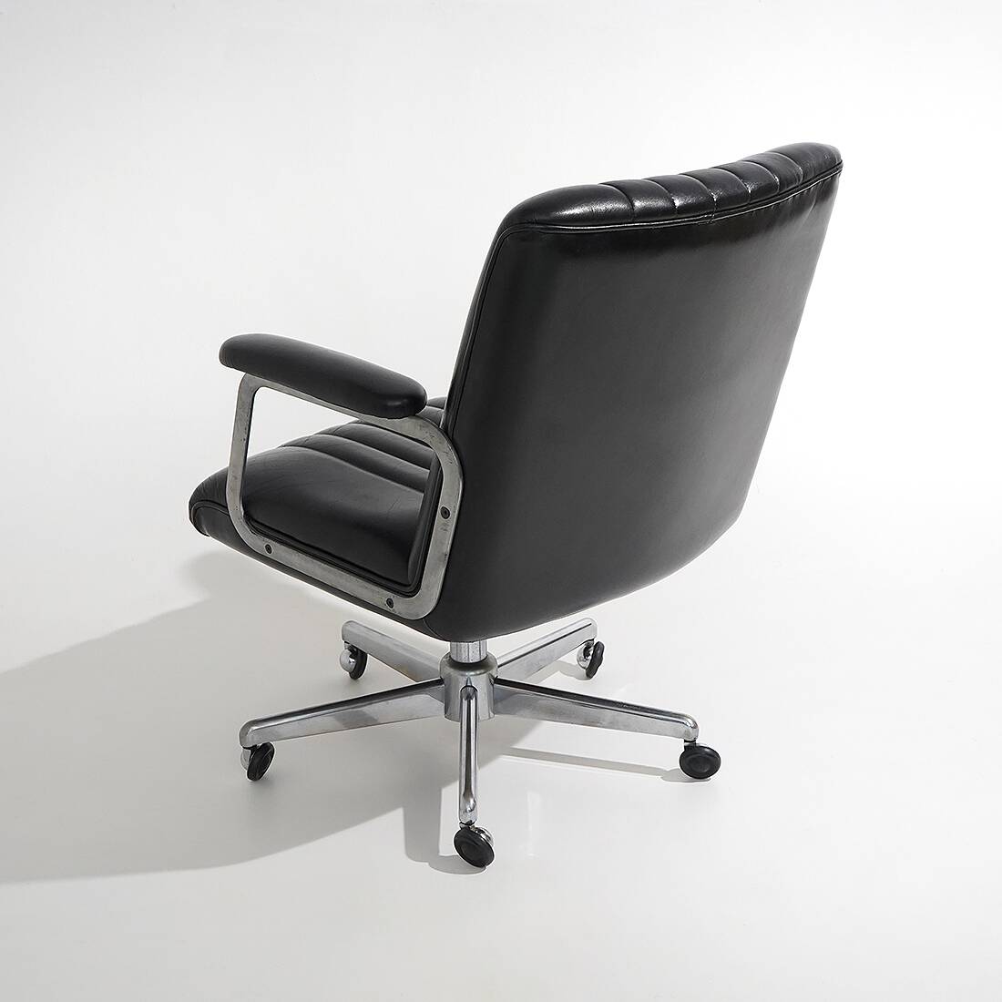 Office chair by Osvaldo Borsani for Tecno, 1960s