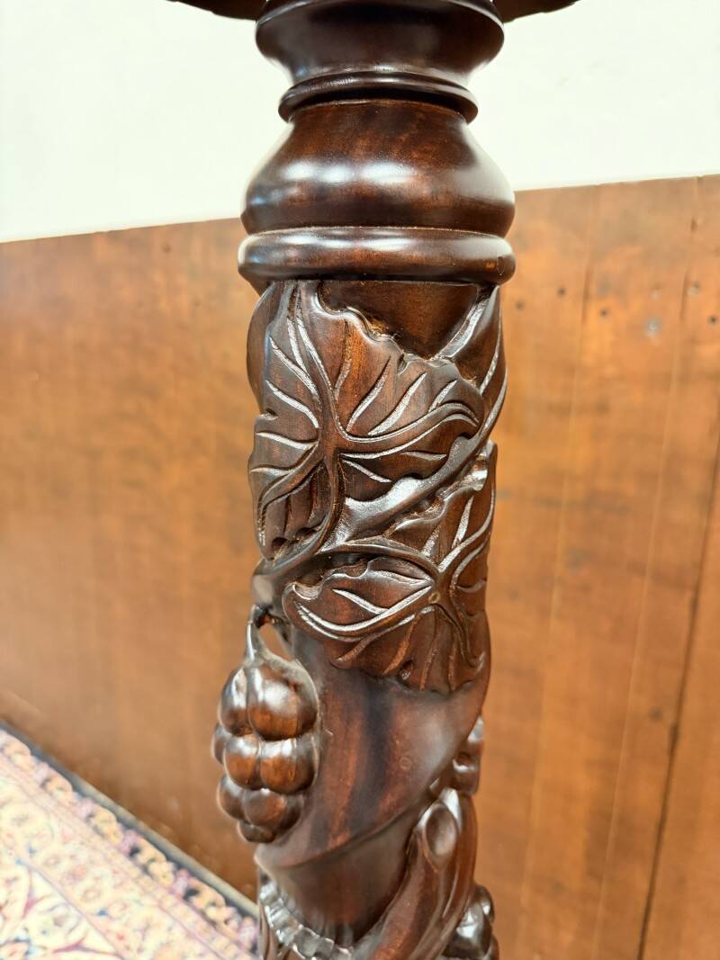 Classic english pied de stalle plant stand