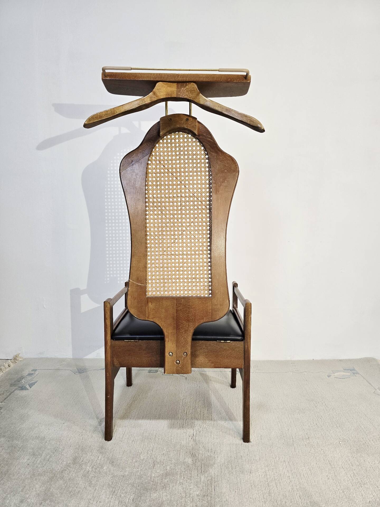 Chaise de hall en bois dur vintage avec rangement caché et porte-vêtements – Canne B