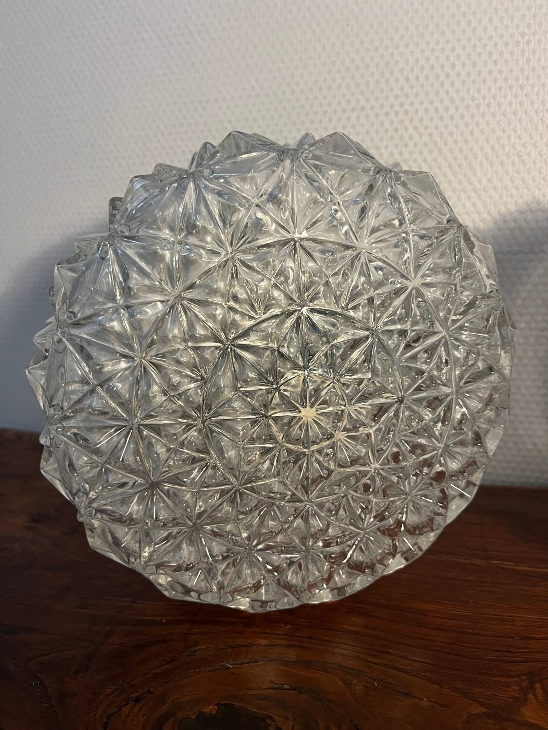 Paire d'appliques, plafonniers ronds en verre ciselé, années 60