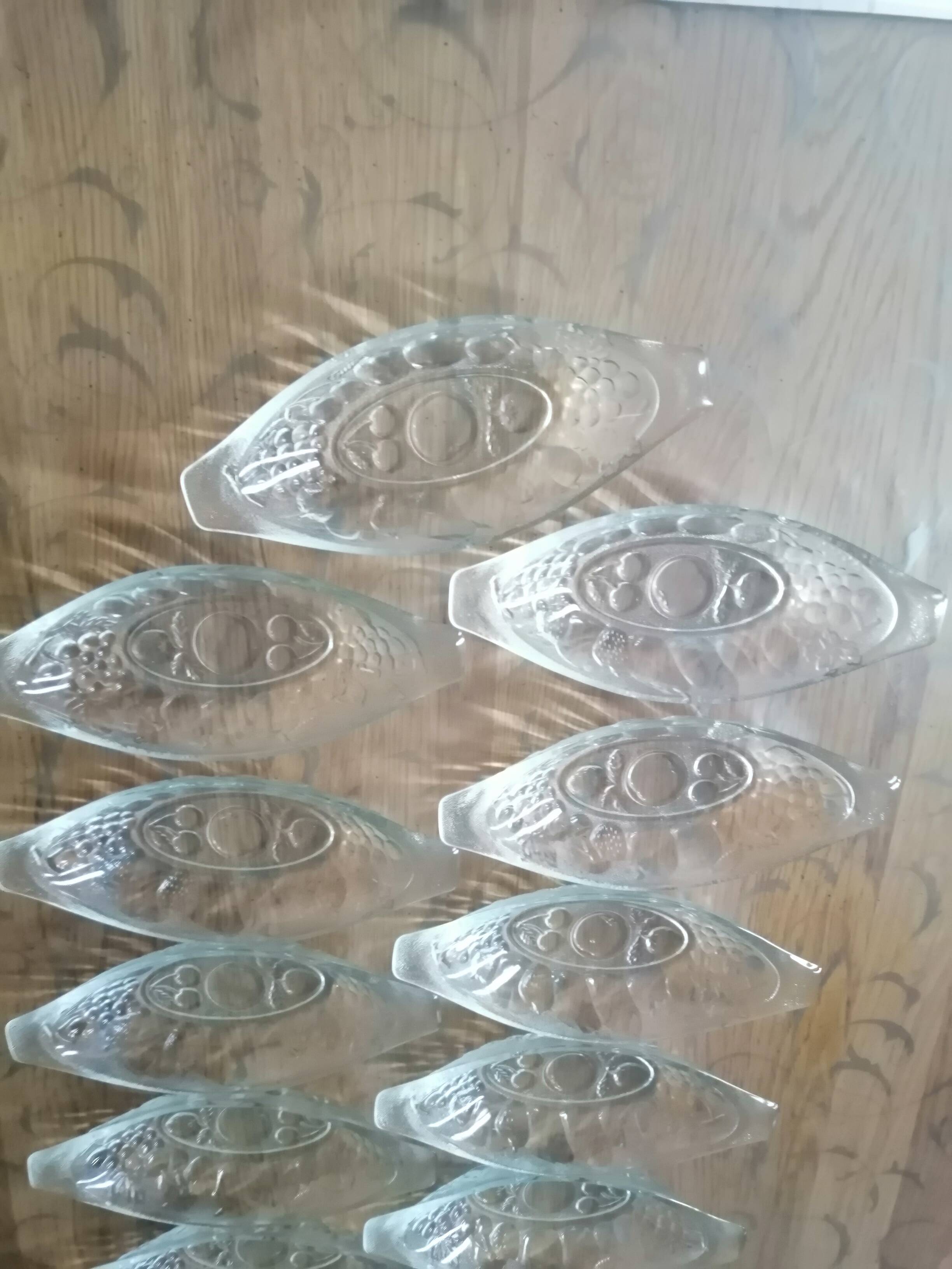 set of 12 vintage transparent glass banana split bowls
