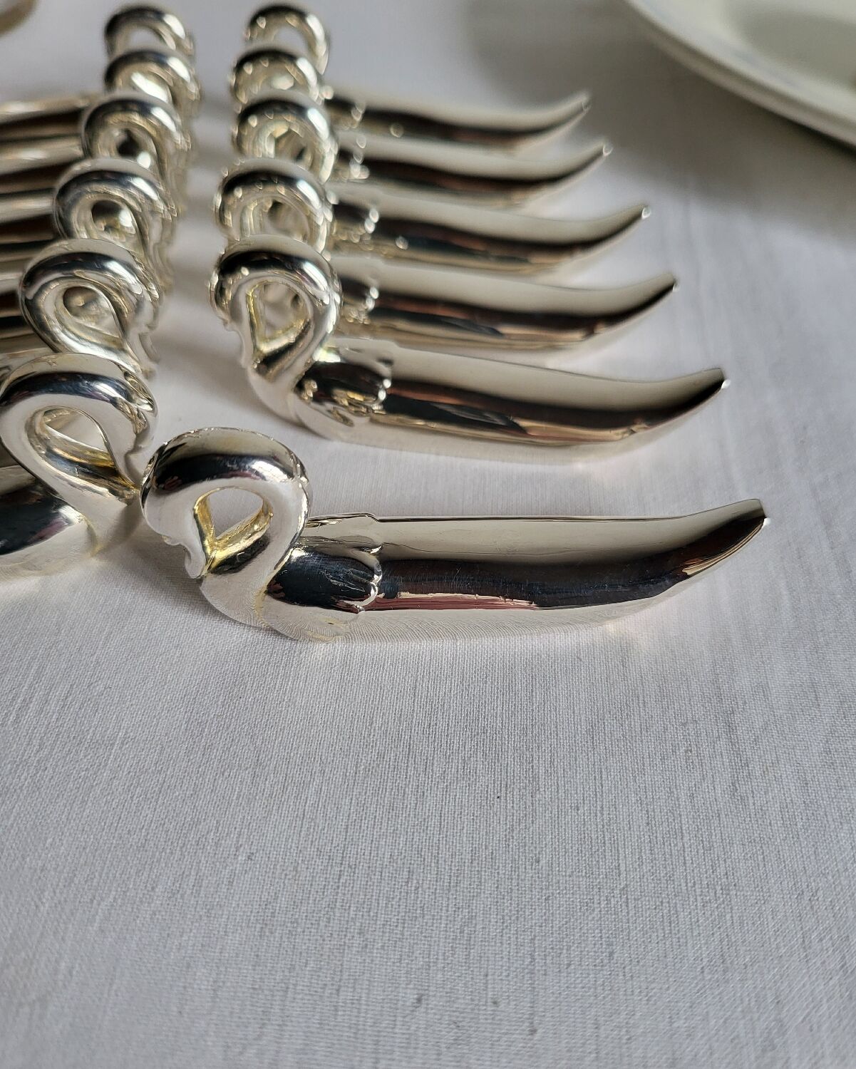 12 Silver-Plated Swan Knife Holders