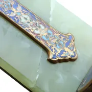 Fontaine d'eau bénite française du 19e siècle en onyx vert et émail champlevé