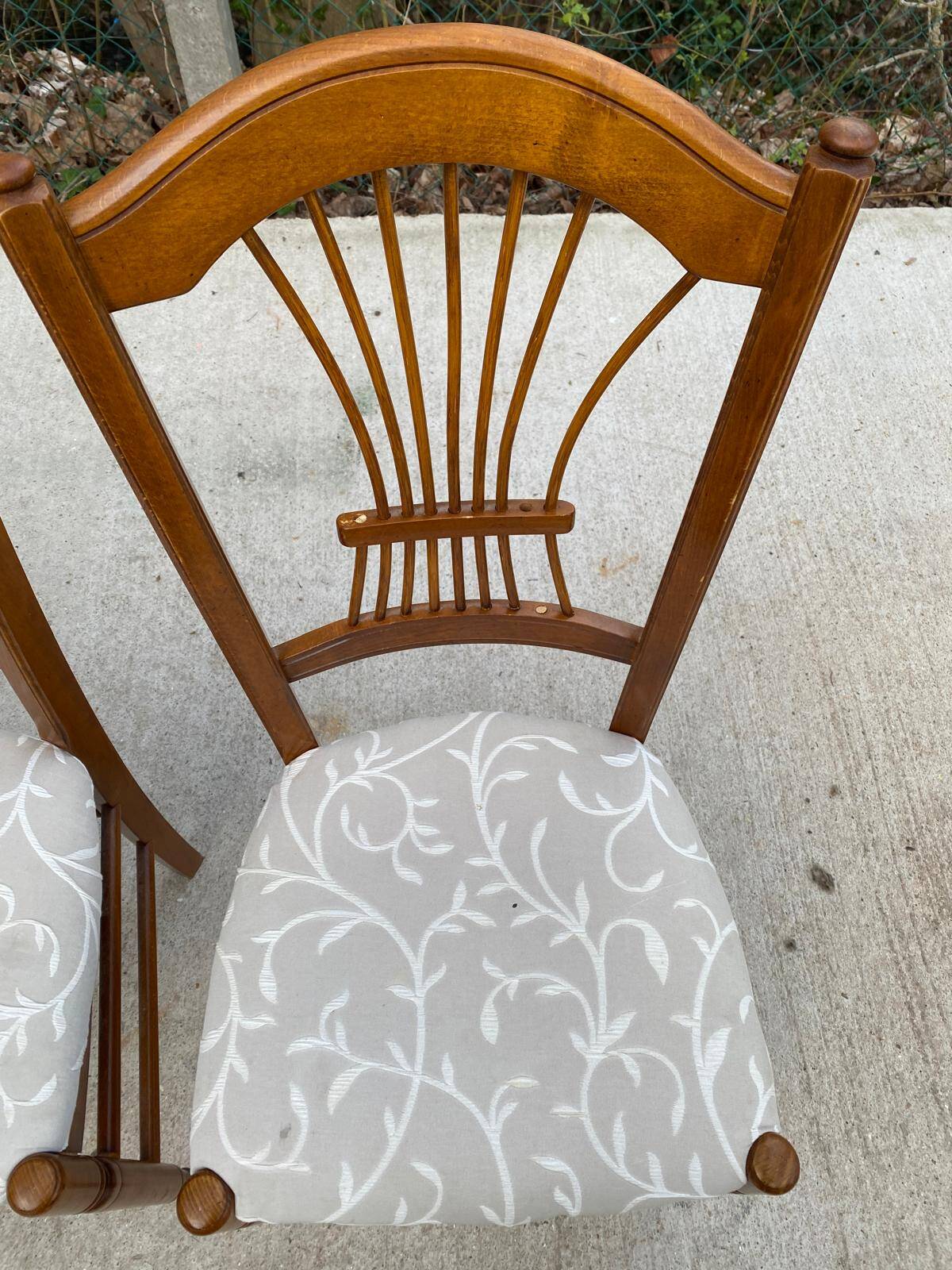 6 vintage dining room chairs in solid wood and gray fabric