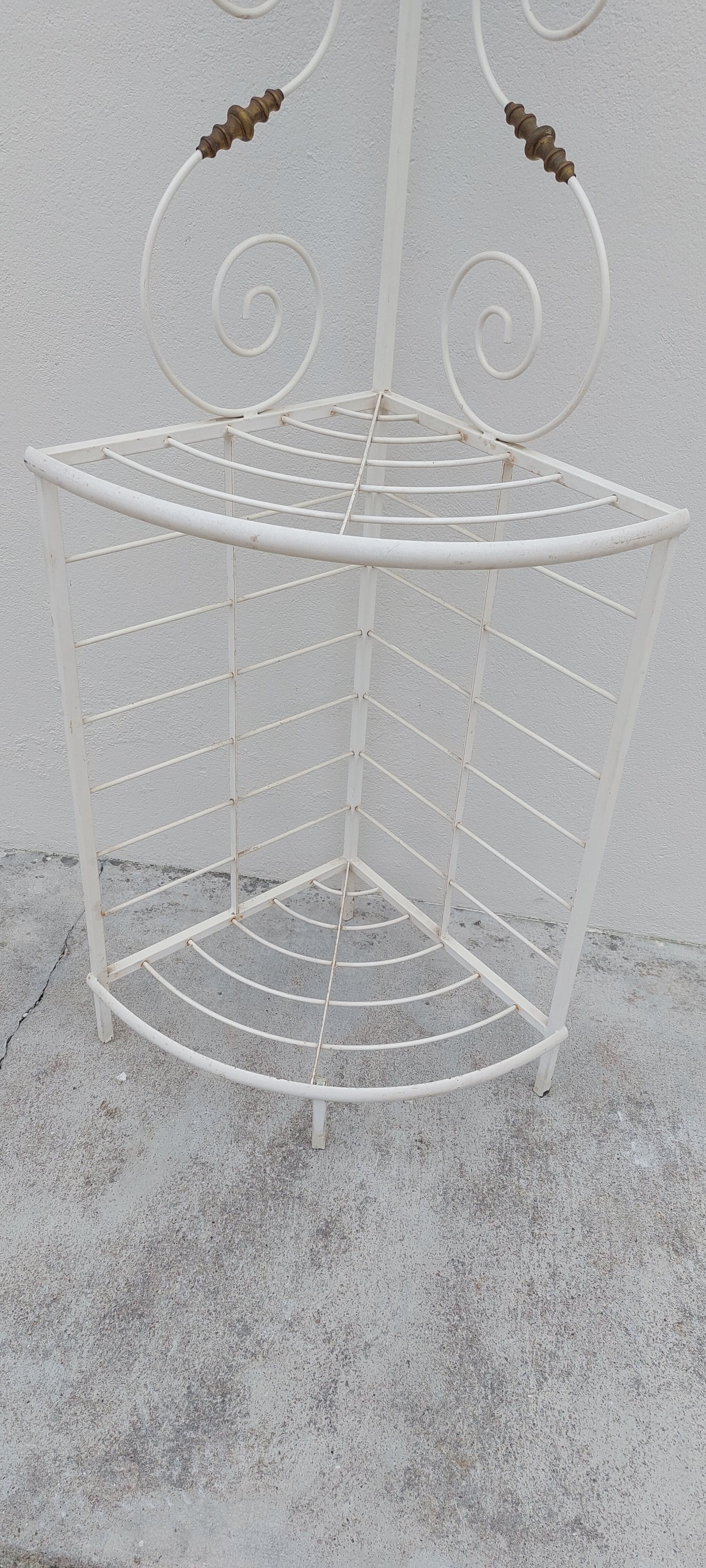 Étagère de coin de boulanger en fer