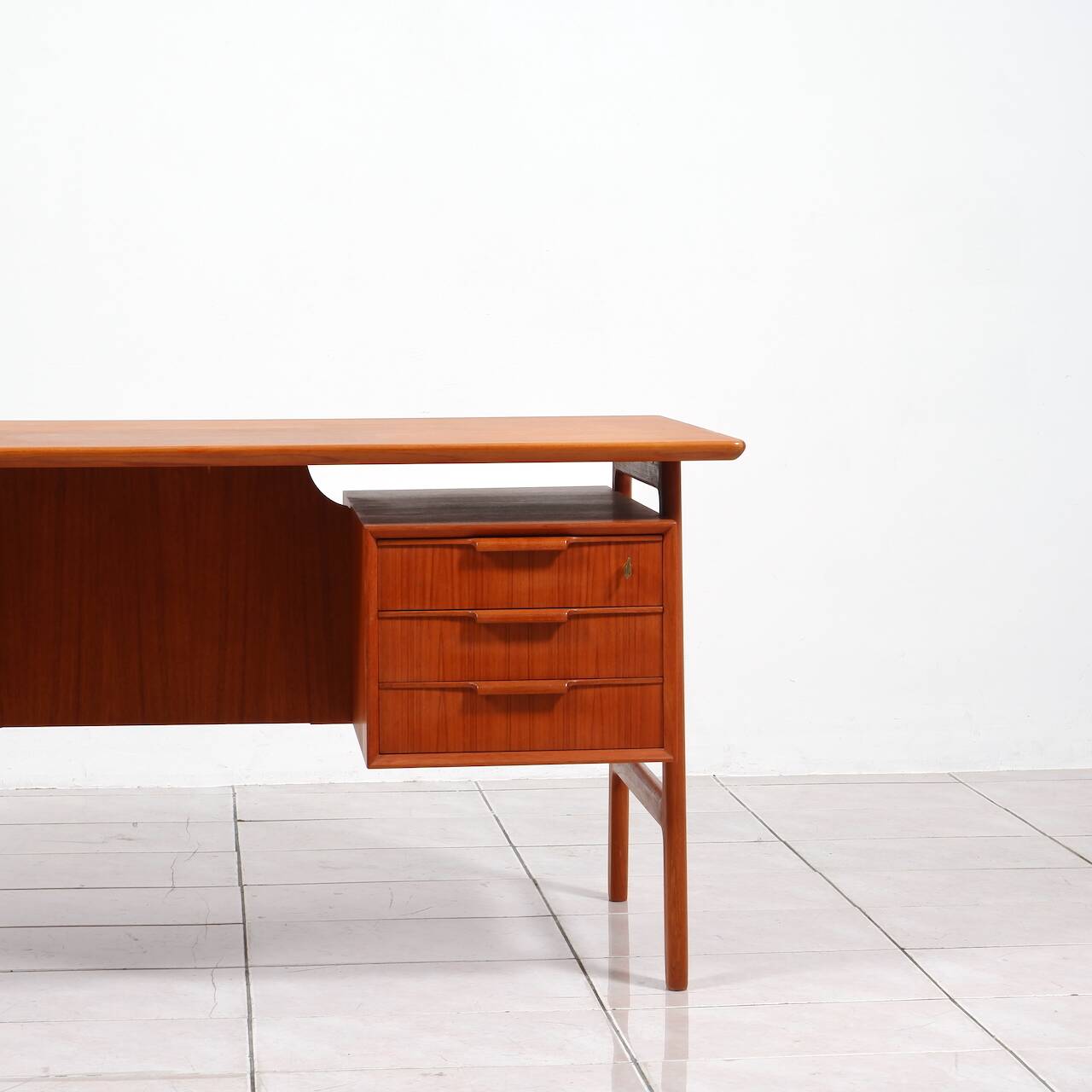 Teak writing desk „No. 75“ by Gunni Omann for Omann Jun Møbelfabrik
