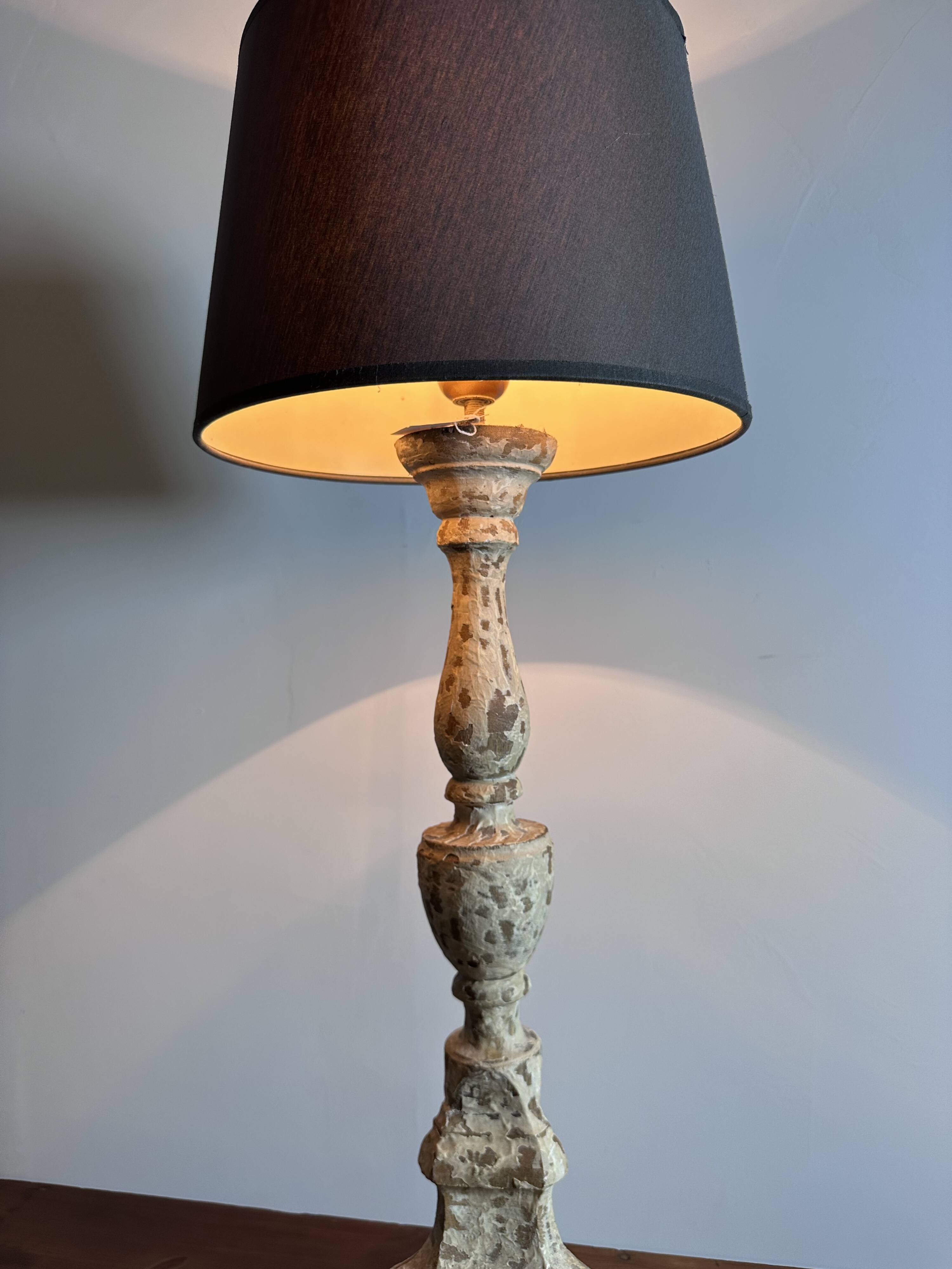 Lampe en bois patiné Shabby chic