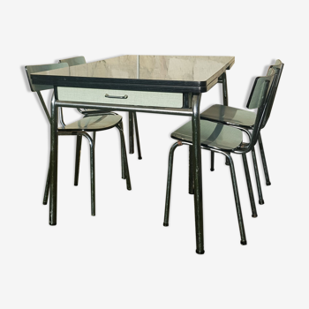 Table formica et ses 4 chaises