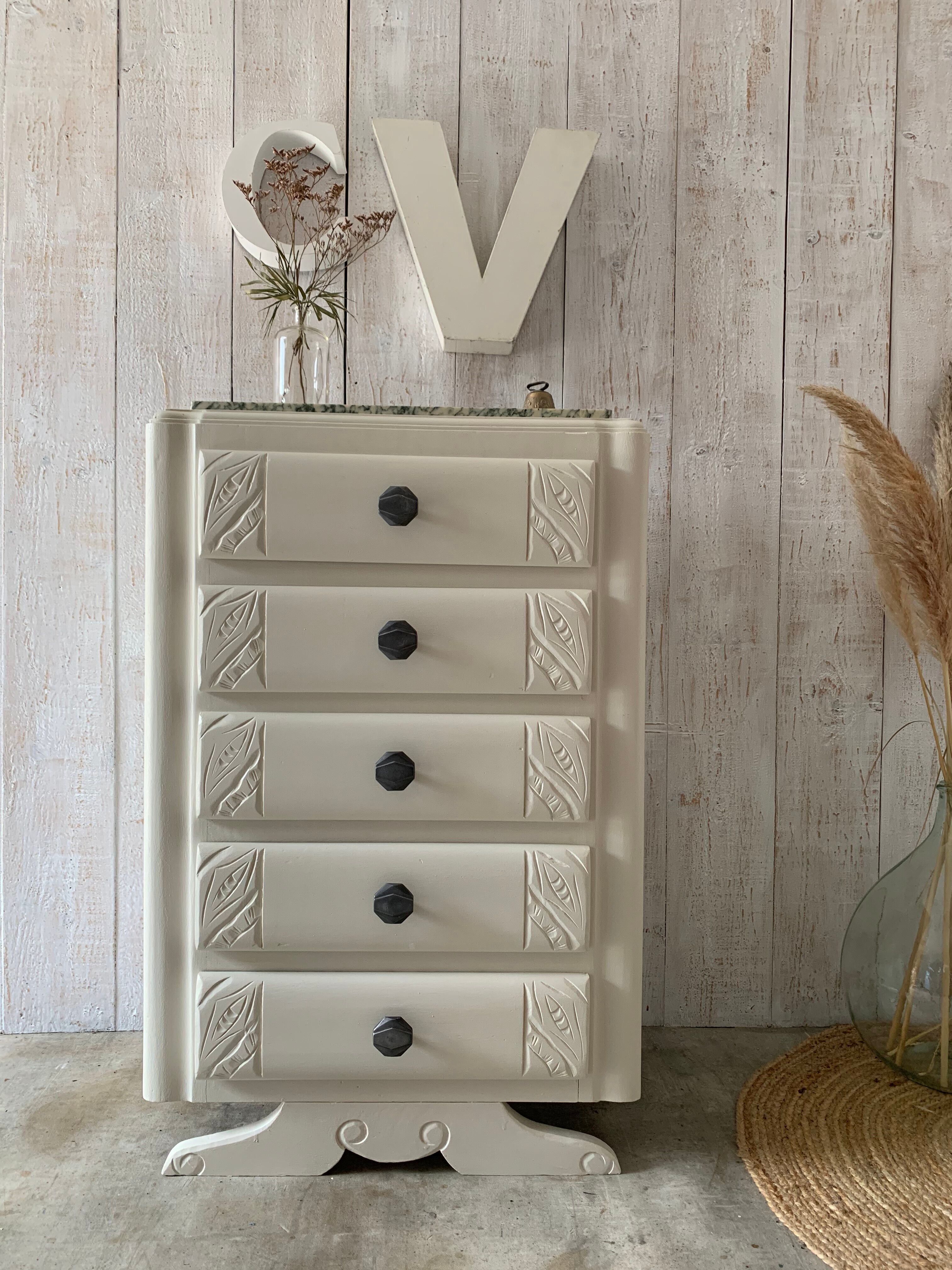 Art deco cloth maker