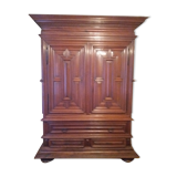 Bordeaux wardrobe